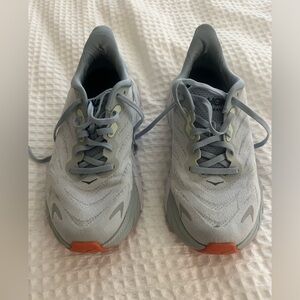 Hokas -Arahi ; size -7